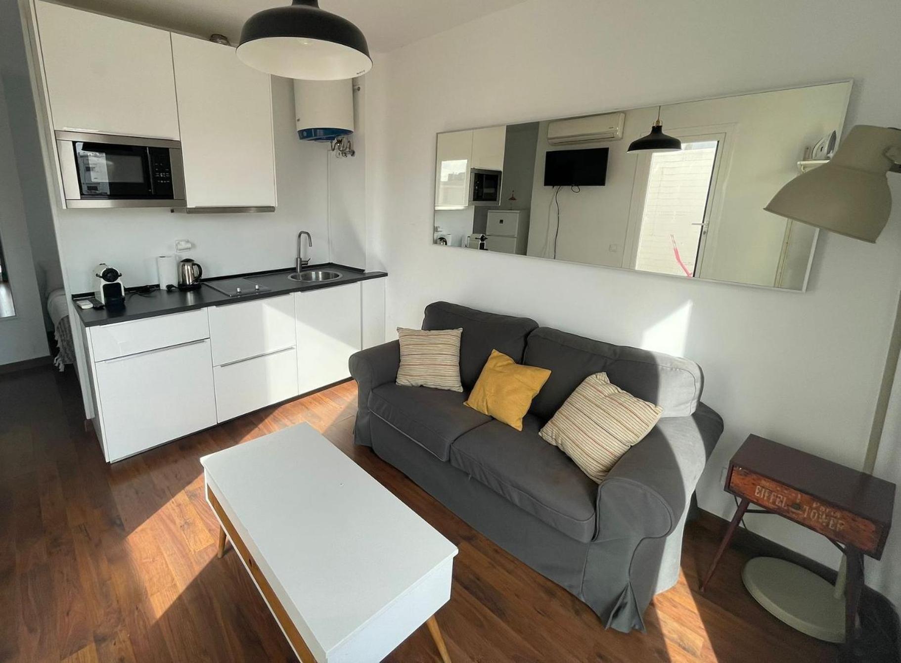 Estudio Con Terraza Ibizaretiro Ii Homestay *