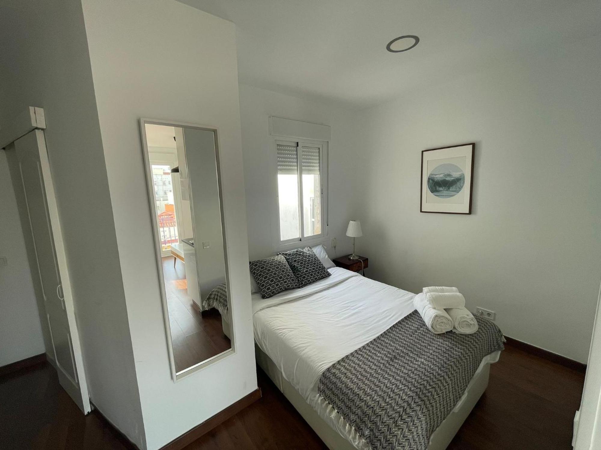 Estudio Con Terraza Ibizaretiro Ii Madrid
