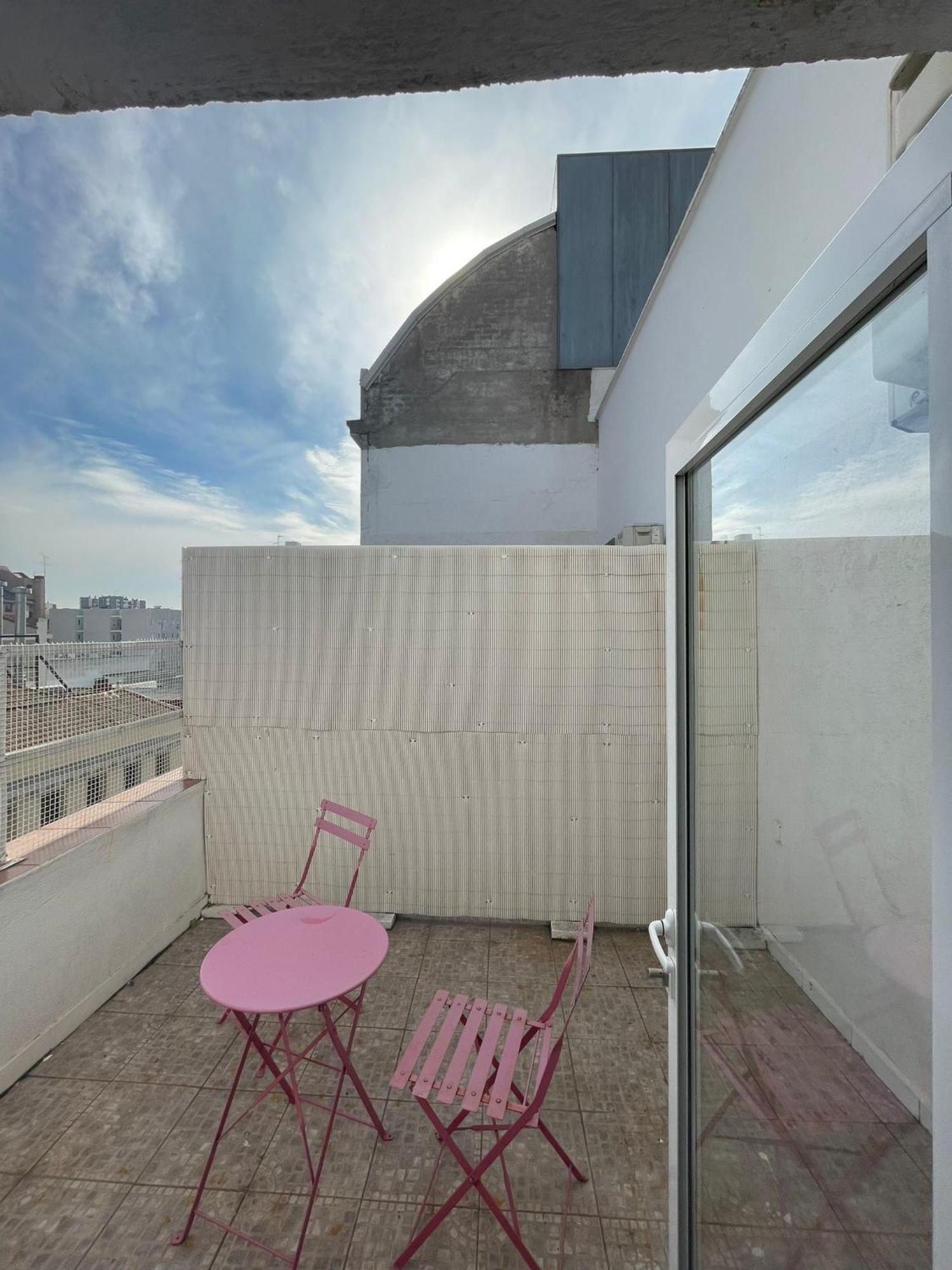 Estudio Con Terraza Ibizaretiro Ii * Madrid