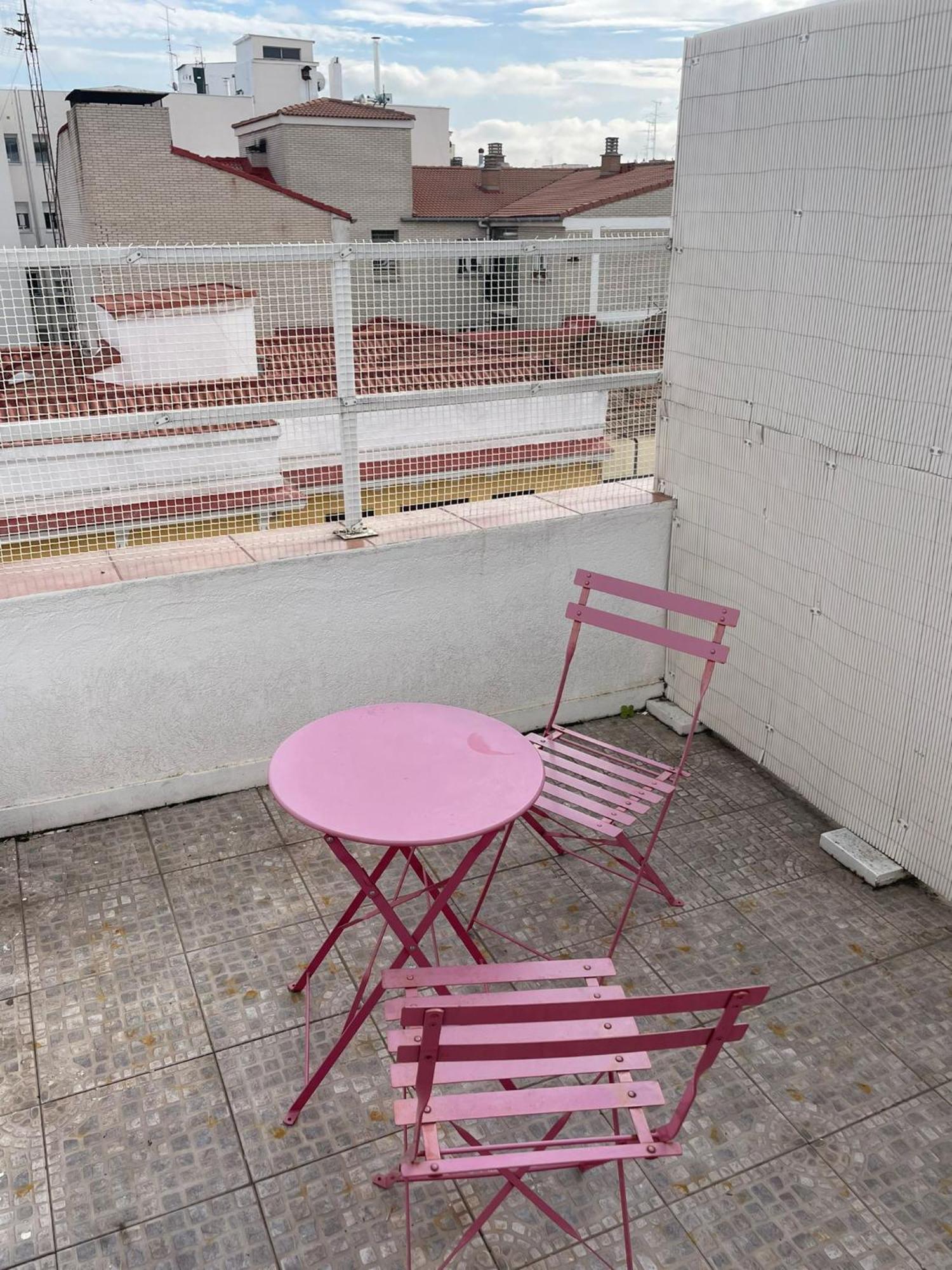 Estudio Con Terraza Ibizaretiro Ii * Madrid